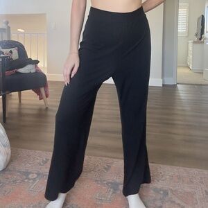 Plus Size Pull-On Crop Wide Leg Pants